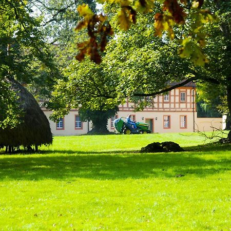 לובנאו Urlaubsresidenz Marstall Und Kanzlei Im Schlossensemble מראה חיצוני תמונה