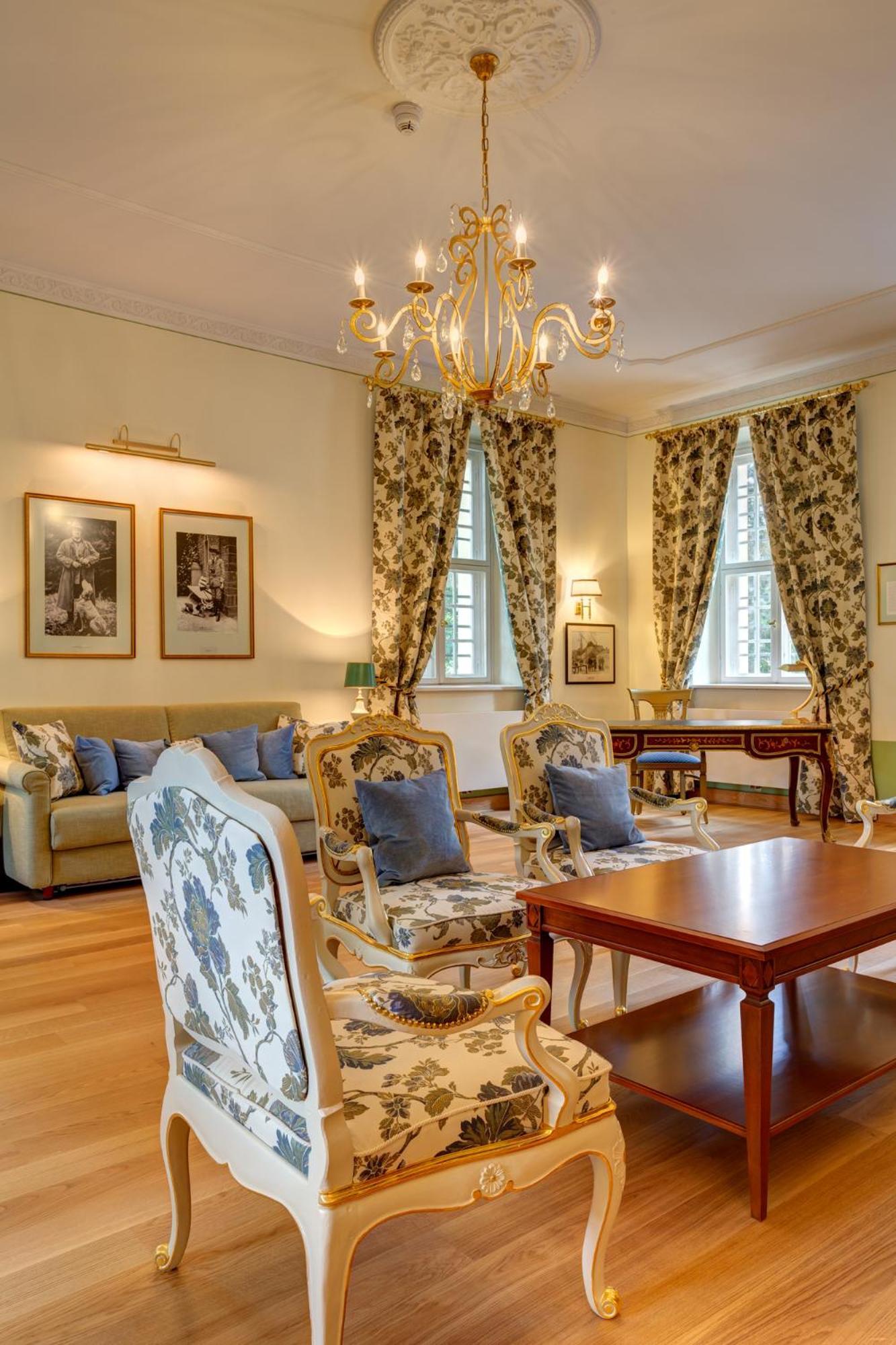 לובנאו Urlaubsresidenz Marstall Und Kanzlei Im Schlossensemble חדר תמונה